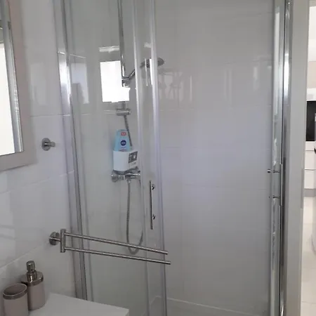 Apartment White Vantacici