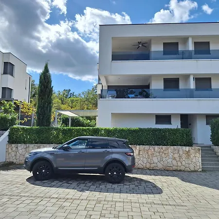 White Lejlighed Vantacici